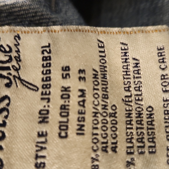 Miss Me Jeans - Picture 4 of 5